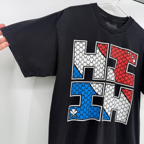 Hawaiis Finest T Shirt Men Large Black Faded Tribal Logo Graphic 2018 Crew Neck - Picture 2 of 10